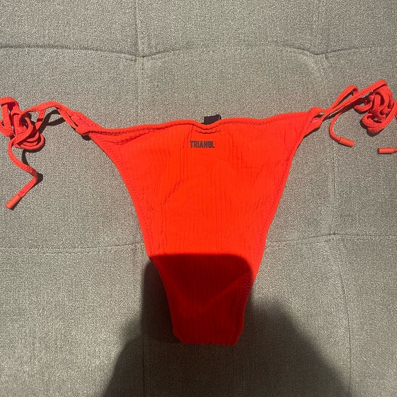 triangl red string bikini - Picture 3 of 5